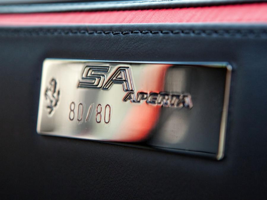 Логотип Ferrari 599 SA Aperta 2010 года  (фото 16 из 24)